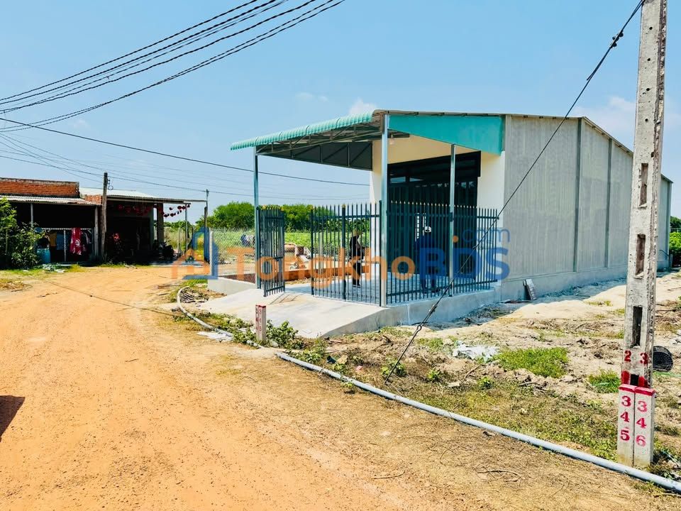 Bán Gấp Nhà Mới 160m² Tân Châu, Tây Ninh - Giá 649 Triệu