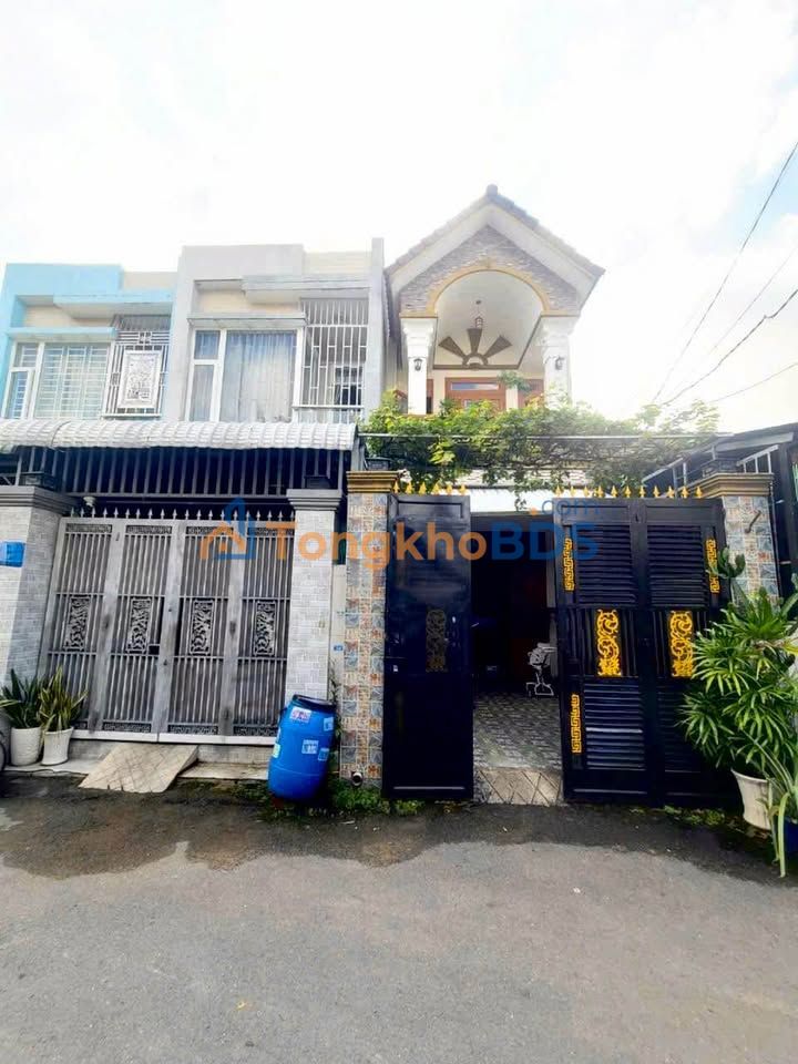 Bán Gấp Nhà 2 Tầng Bình Chánh - 650 Triệu, Sổ Hồng Riêng