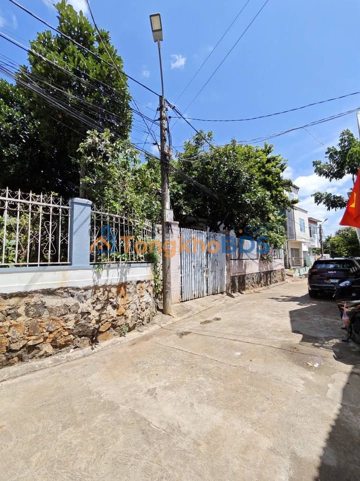 Bán Đất Tặng 2 Nhà Đẹp Mặt Tiền Đặng Nguyên Cẩn, BMT - 247m² Full Thổ Cư