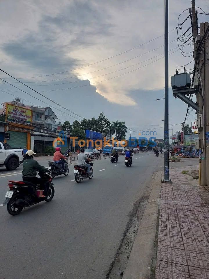 Mặt Tiền DT 747 Tân Uyên - 555m² Kinh Doanh Đỉnh Cao, Thu Nhập 40 Triệu/Tháng