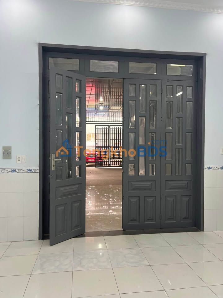 Nhà Nguyên Căn QL1K Dĩ An - 270m² Sân Rộng 100m² - Giá 10 Triệu/Tháng