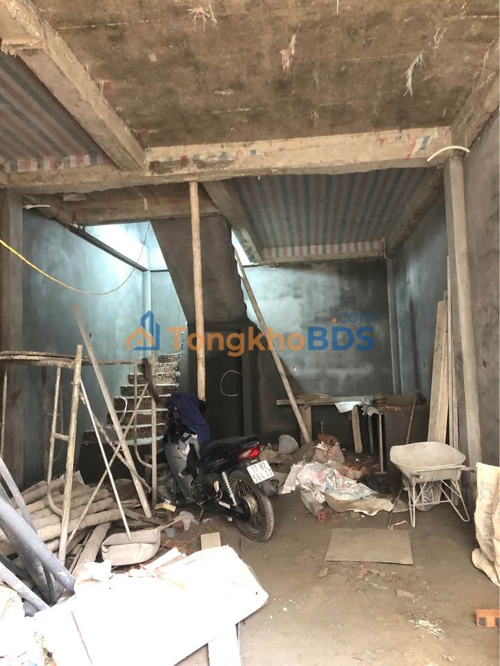 Nhà 3 Tầng Phường Đề Thám, Thái Bình - 50m², Ngõ Xe Máy, Giá 2.x Tỷ