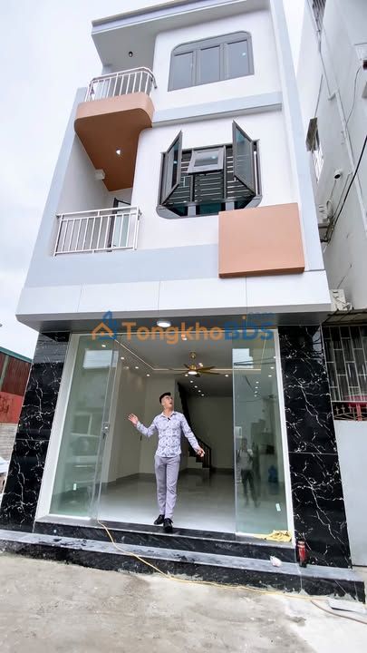 Nhà Mặt Tiền Kinh Doanh Phú Xuân, Thái Bình - 45m², 3 Tầng, 2 Tỷ Xxx