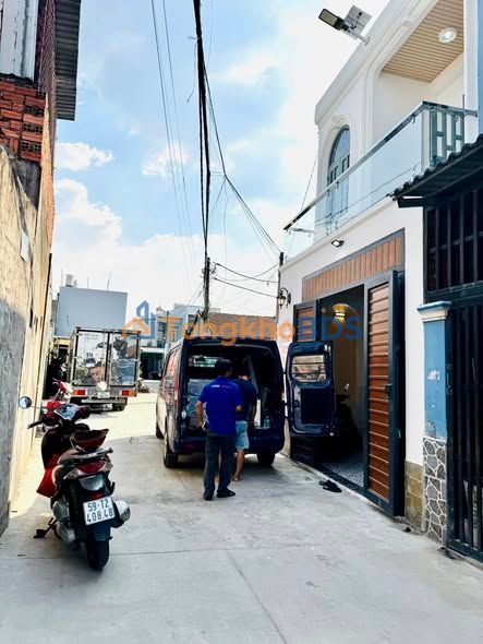 Nhà Hóc Môn 40m² - Sổ Hồng Riêng, Hẻm Xe Hơi 6m