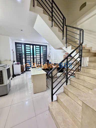 Nhà Nguyên Căn Mặt Tiền 5 Tấm, Q4 - Kinh Doanh Đa Ngành Nghề, 23 Triệu/Tháng