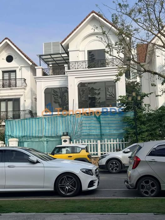 Biệt thự Hoa Lan 250m² - Full Nội thất, Thang máy - Long Biên