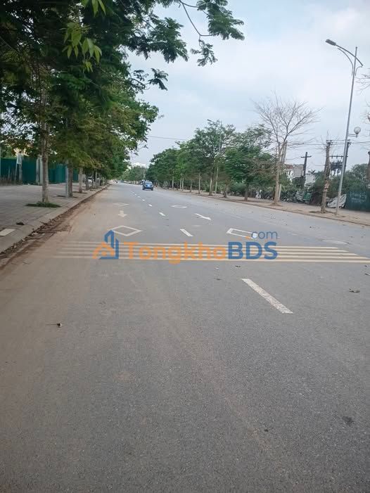 Bán Đất Vàng Đông Ngạc 900m² - Ô Tô Tránh, Sổ Đỏ - Giá 27 Tỷ