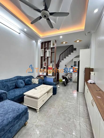 Nhà Cổ Nhuế 30m² 5 Tầng - Ô tô vào nhà, Giá 7.X Tỷ