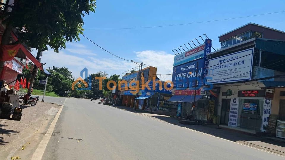 Bán đất tặng nhà cấp 4 Đường Hùng Vương Bát Xát 96m² giá 2.x tỷ