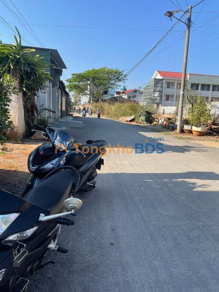 Nhà 165m² Đường Nơ Trang Long, Buôn Hồ - Giá 2.5 Tỷ, Gần Trung Tâm