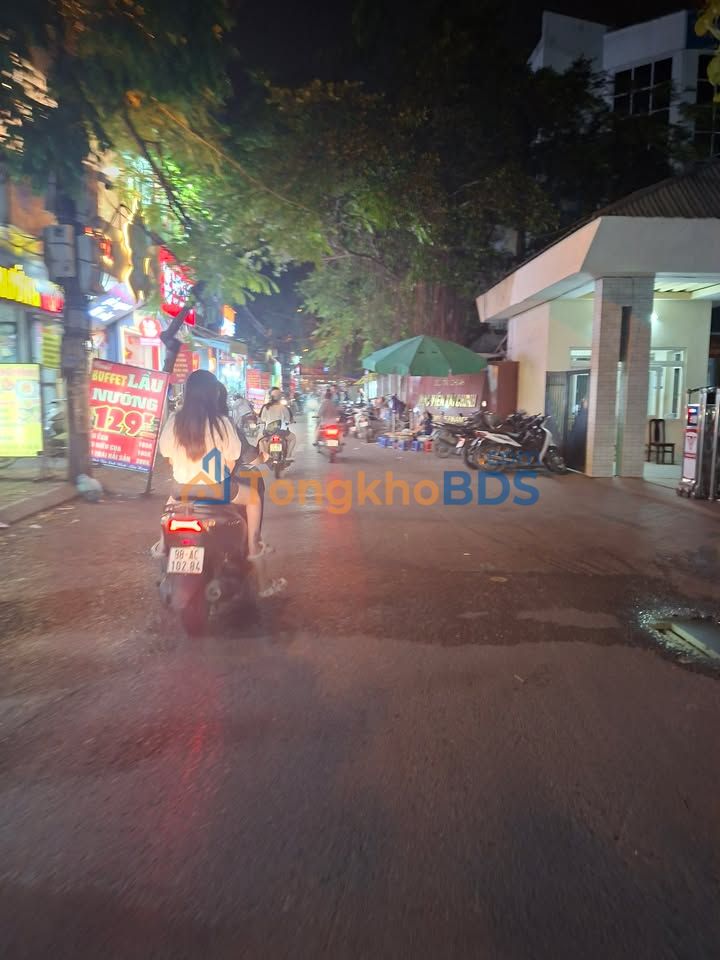 Đất Mặt Phố Cầu Giấy 45m² - Kinh Doanh Sầm Uất - Hơn 10 Tỷ