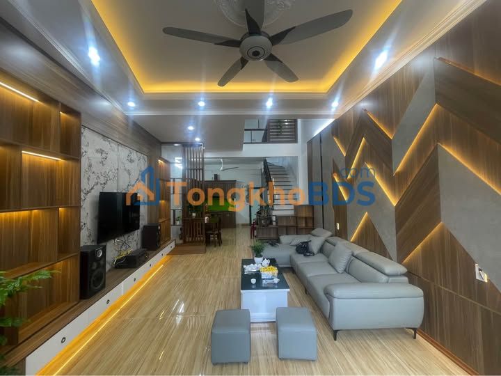Nhà 3 Tầng Căn Góc Hoàng Diệu, 56m² - Giá Tốt F0