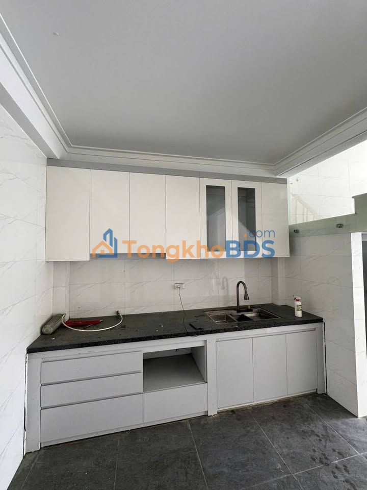 Nhà 5 tầng 40m² Trịnh Văn, Hoài Đức - Ô tô tránh, full nội thất