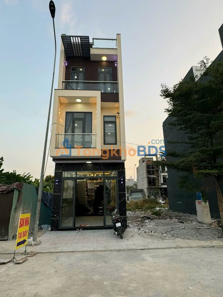 Nhà 74m² full nội thất, 3 tầng, Thuận An - Giá 5.4 tỷ