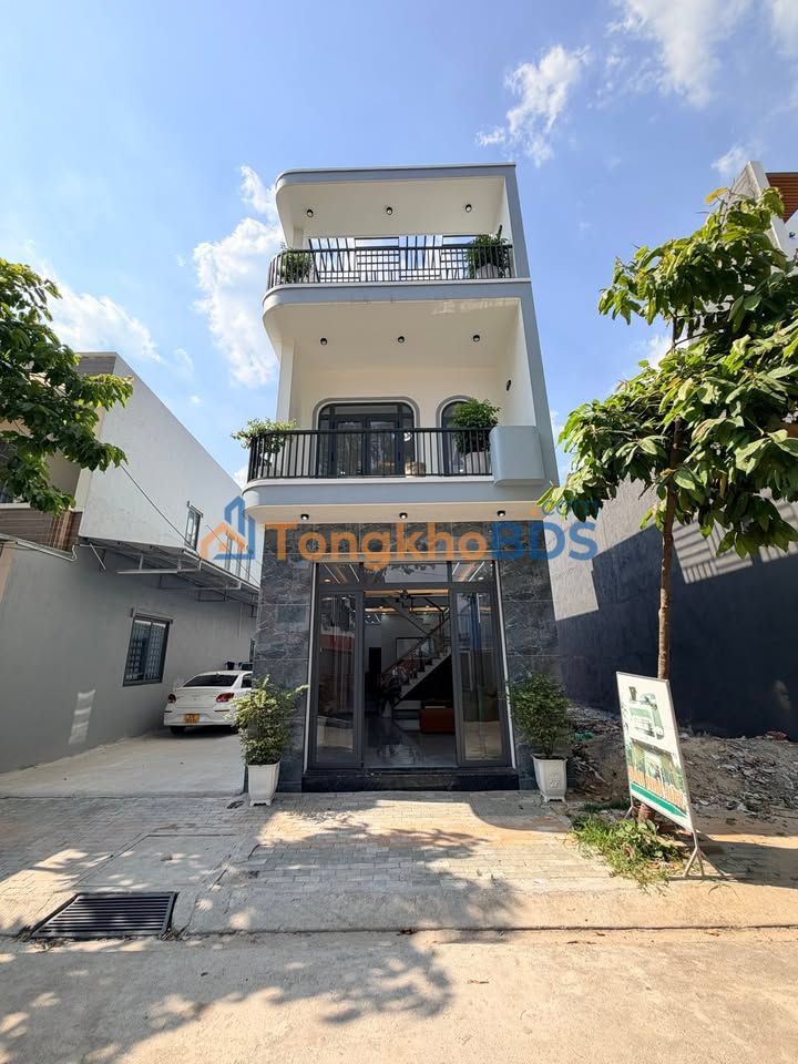 Nhà 2 Mặt Tiền Tân Uyên 72m² - Giá 3.5 Tỷ, Sẵn Sàng Ở Ngay