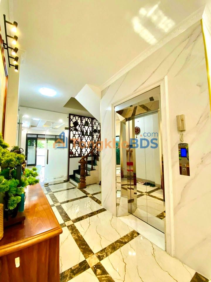 Bán Nhà Xã Đàn 42m² 5 Tầng Thang Máy - 13 Tỷ, Ô Tô Đỗ Cửa