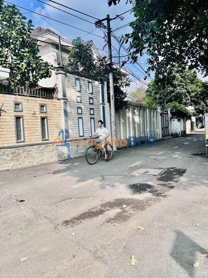 Nhà Mặt Tiền 345m² Hiệp Phú, Thủ Đức - Góc 2 Mặt Tiền VIP