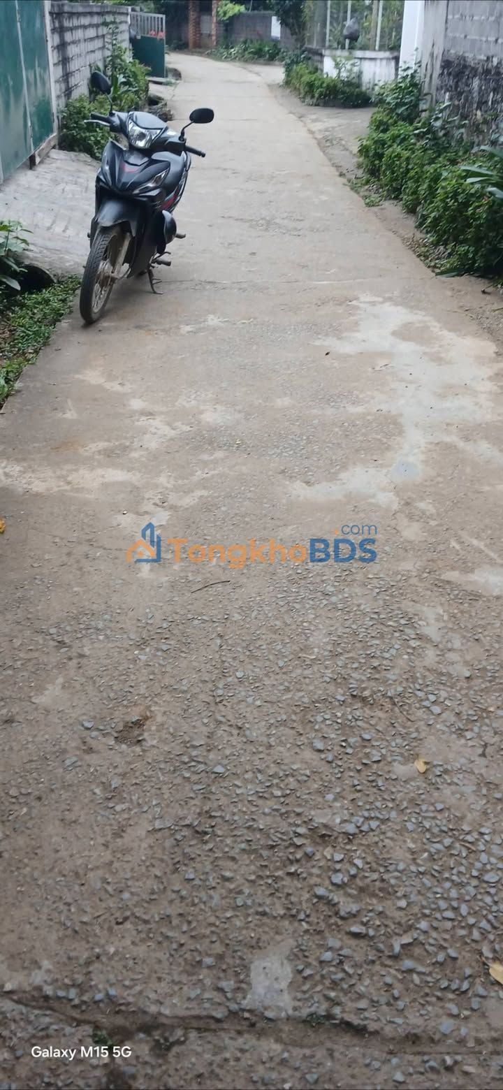 Bán đất Tân Lạc, Hòa Bình 120m² - Sổ đỏ thổ cư, gần QL 12B