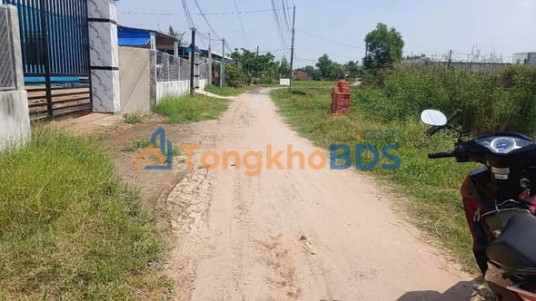 Bán Gấp Đất Nền 2000m² Sổ Hồng Riêng Đức Hòa, Long An - Giá 4.2 Tỷ