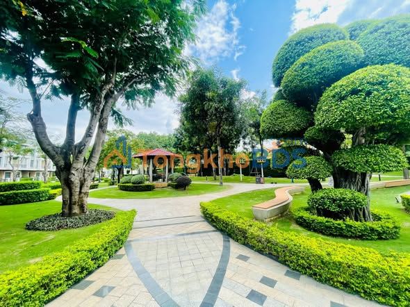 Nhà Phố Verosa Park Khang Điền (102m²) - Full Nội Thất, Sổ Hồng Riêng - 18.x Tỷ