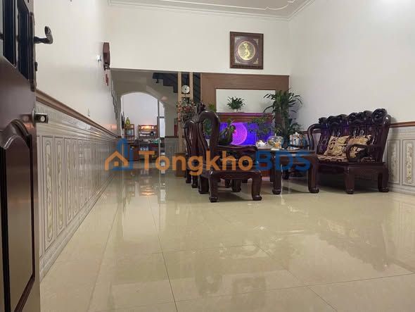 Bán gấp nhà 3 tầng Nguyễn Lương Bằng, Hải Dương - 100m², ô tô vào nhà