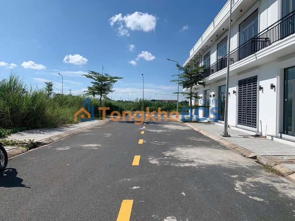 Bán Gấp Nền Đẹp KDC Làng Giáo Viên, Long Xuyên - 65m² Giá Tốt