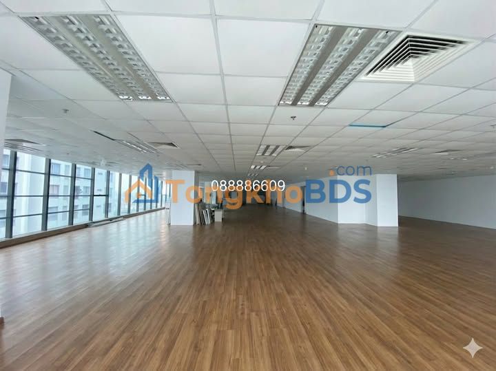 Cho thuê văn phòng Vincom Nguyễn Chí Thanh - 100-300m² - View đẹp