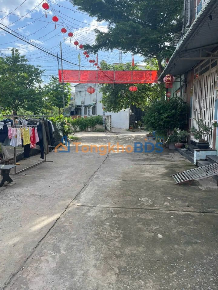 Nhà 2PN, 2WC, 42m² Đường 6m Quận 12 - Giá 1.75 Tỷ TL