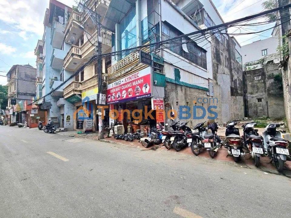 Nhà Mặt Phố Trần Cung 77m² - Kinh Doanh Sầm Uất - Giá 21 Tỷ