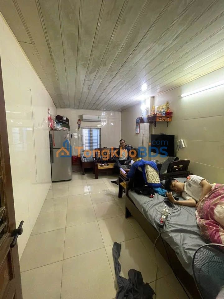 Nhà Phường Vạn Mỹ, Ngô Quyền, Hải Phòng - 40m² Sổ Đỏ, Ô tô Đỗ Sát Nhà