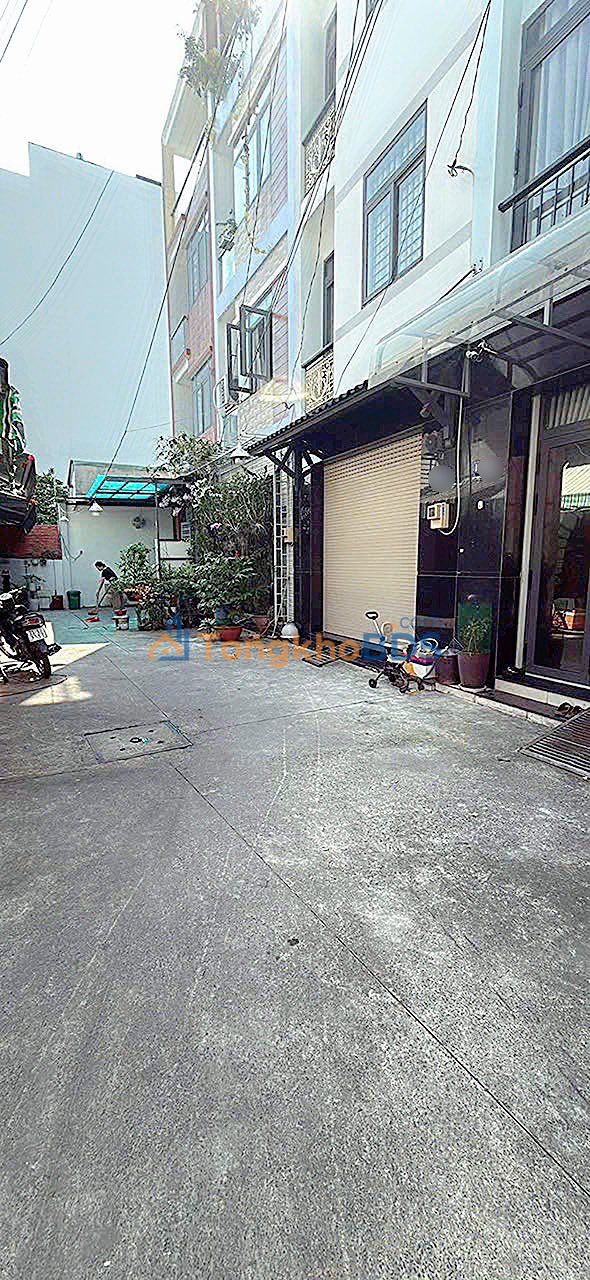 Nhà 40m² Tân Phú - 5.4 Tỷ, Hẻm 6m, 4PN - Sẵn Sàng Dọn Vào Ở Ngay!