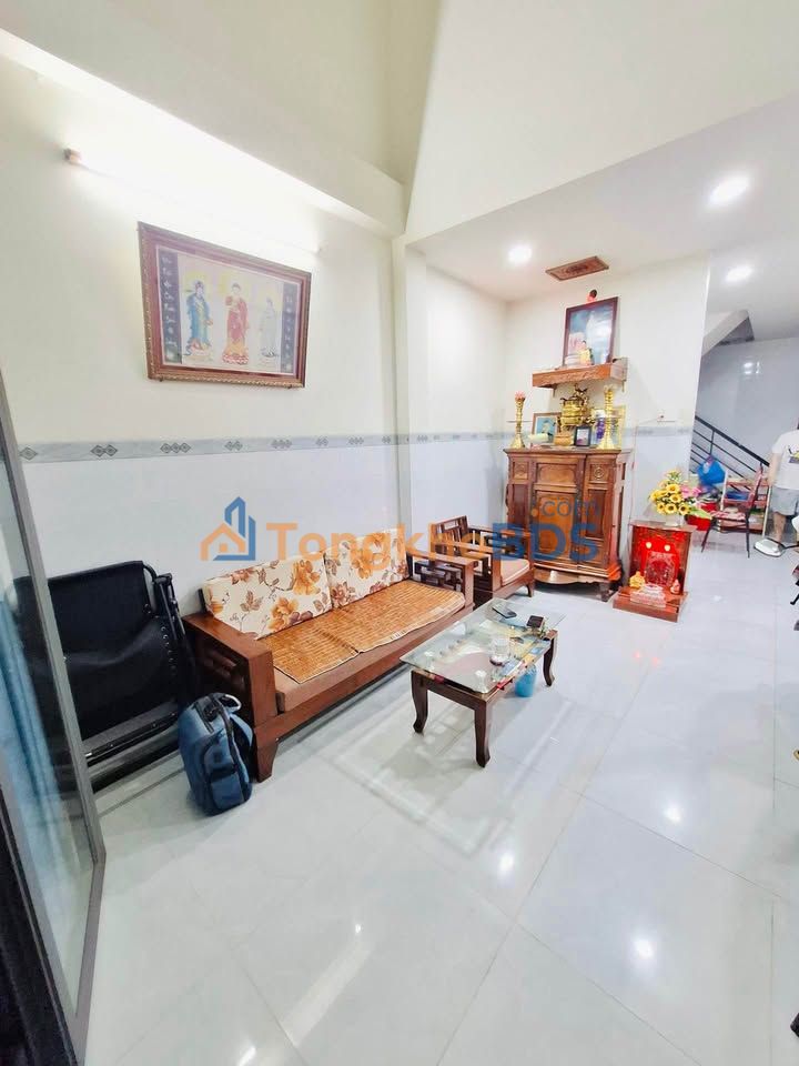 Nhà 2 Tầng Ngay Vòng Xoay Phú Lâm, 68m², 3PN - 6.6 Tỷ