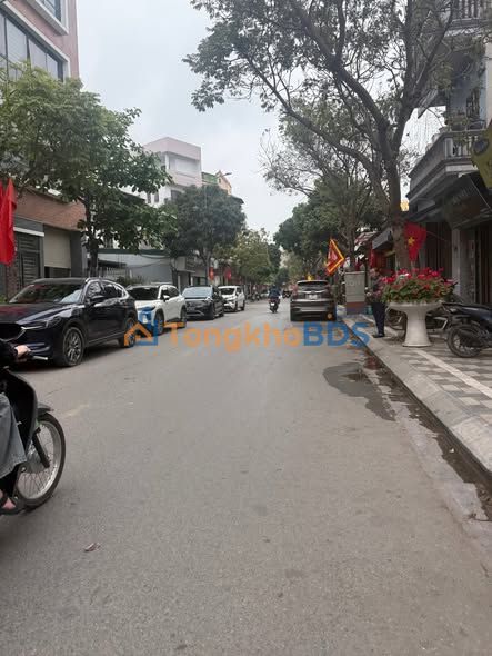 Đất Vàng An Dương Vương Tây Hồ 245m² - Mặt Tiền 8.9m, Ô Tô Vào Đất, Giá 49 Tỷ