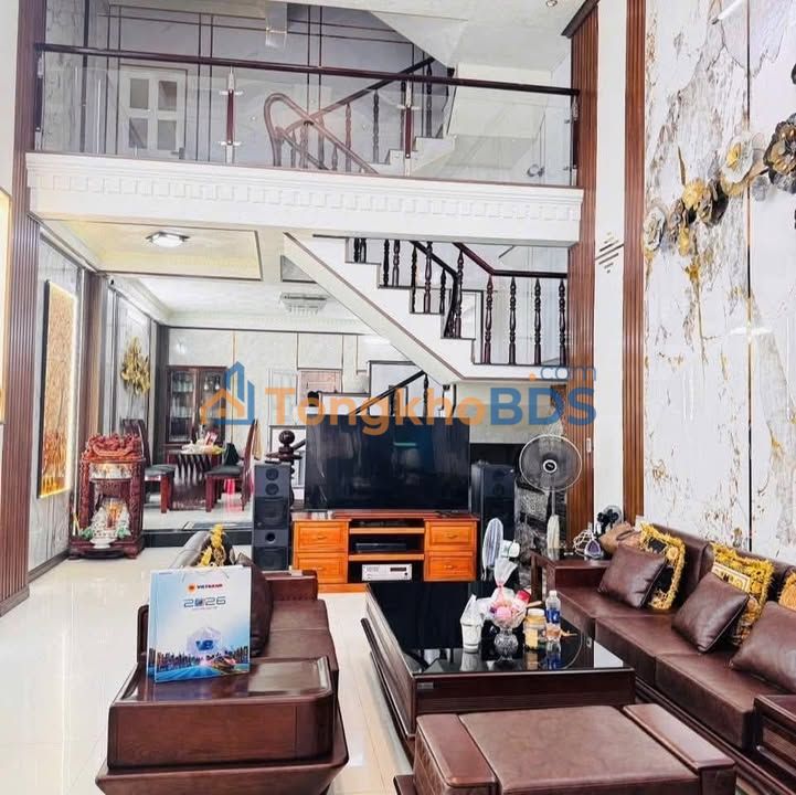 Nhà Mặt Tiền Dĩ An 101m² - Giảm Sốc 200 Triệu Chỉ Còn 5.5 Tỷ