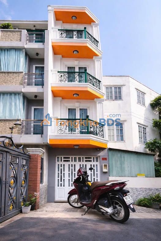 Nhà Nguyên Căn 5PN Nguyễn Khoái, Quận 4 - Giá 15 Triệu/Tháng