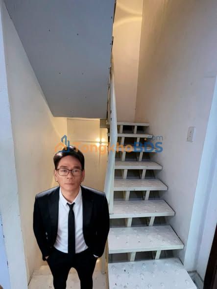 Nhà Góc Nam Kỳ Khởi Nghĩa, Q3 - 42m² Sổ Hồng Riêng, Giá 6.x Tỷ