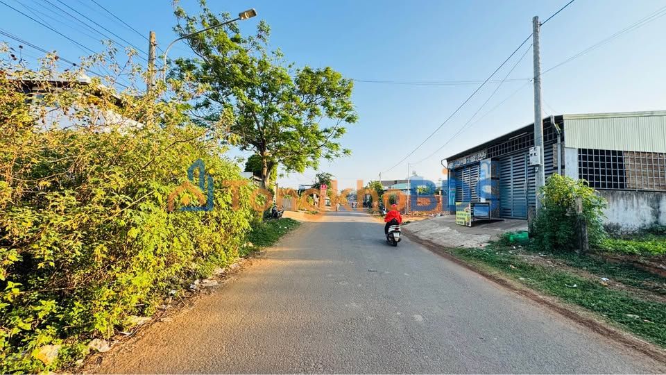 Đất Nền Mặt Tiền Lê Duẩn, Pleiku - 330m² - 4 Tỷ - Sẵn Sổ Đỏ