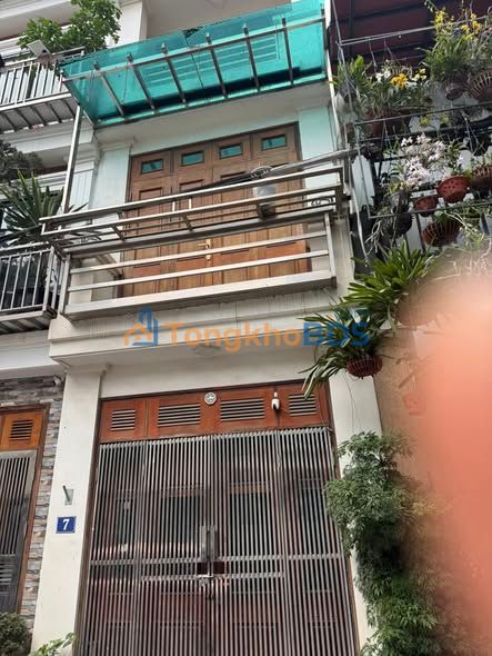 Cho thuê nhà 4 tầng Ngọc Thụy - Ô tô tránh, 11 triệu/tháng