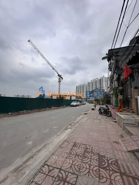 Mặt bằng kinh doanh 8tr Gia Quất, Long Biên - Vỉa hè rộng, kinh doanh đa ngành