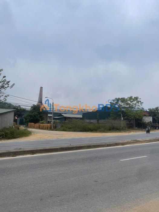 Đất TMDV 596m² hai mặt tiền QL70, Lào Cai - Giá 2.5 tỷ