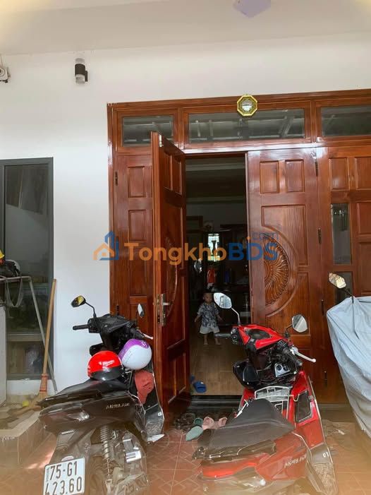 Nhà 2 Tầng Gỗ Xịn, Kiệt Ô Tô Huế - 2.75 Tỷ