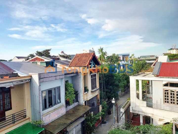 Nhà 3 Tầng Kiệt Oto Hùng Vương, Huế - 53m², 3PN, Full Nội Thất Xịn