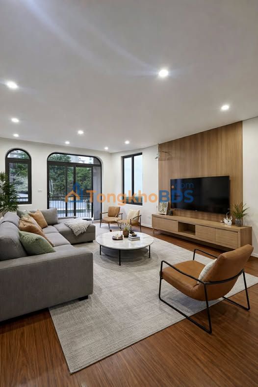 Nhà Lô Góc Ngọc Trì 55m² - Thang Máy, 3PN, Gần Hồ Lớn - 9 Tỷ