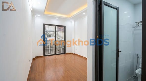 Nhà 6 Tầng Thang Máy Ngõ Chợ Khâm Thiên, Đống Đa - 27m² Sổ Đỏ Chính Chủ