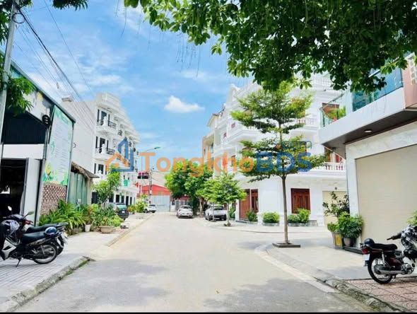Bán Đất Mặt Tiền Dương Quảng Hàm, Tuyên Quang - 67.5m² Hướng Nam