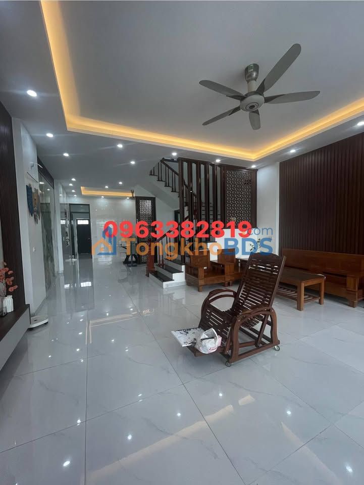 Nhà 3 Tầng Mặt Tiền 20m Đường Bông Lau, Thanh Liêm - 120m², Sân Ô Tô
