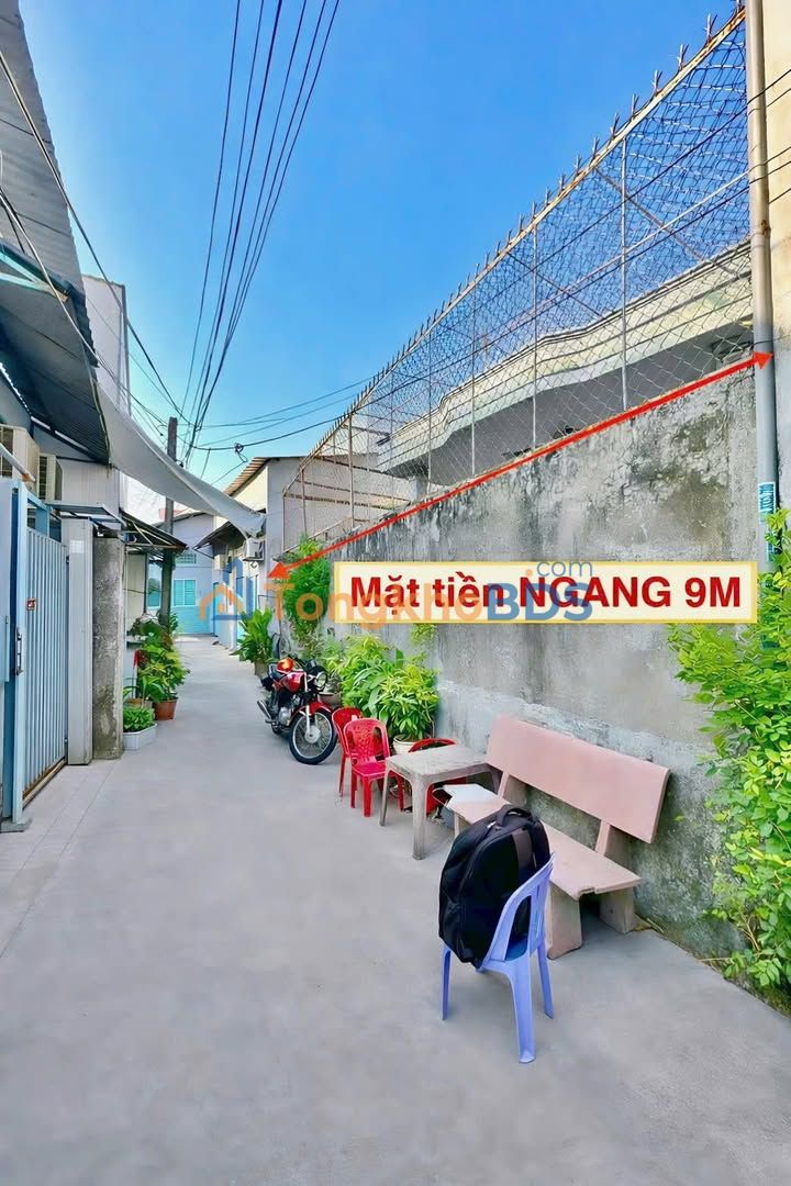 Bán Nền Tặng Nhà 144m² Hẻm 194 CMT8, Quận 3 - Sổ Hồng Thổ Cư
