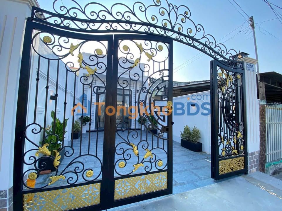 Nhà Đẹp 145m² Trần Phú, Tây Ninh - 3PN, Giá 2.05 Tỷ, Sẵn Sàng Dọn Vào Ở Ngay