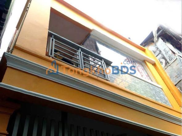 Nhà 2 tầng hẻm xe ba gác Tôn Đản, Quận 4 - Sổ hồng riêng, giá 3 tỷ
