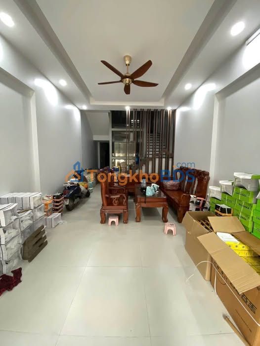 Cho thuê nhà 4 tầng trục chính Đồng Cửa, TP Bắc Giang - Đủ đồ, có thang máy